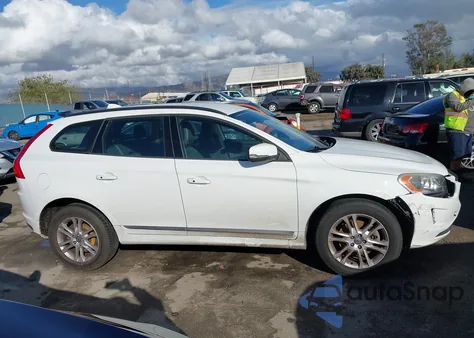 2016 Volvo Xc60 T5 Drive-E z USA, uszkodzony, nr VIN YV440MDJ5G2861360